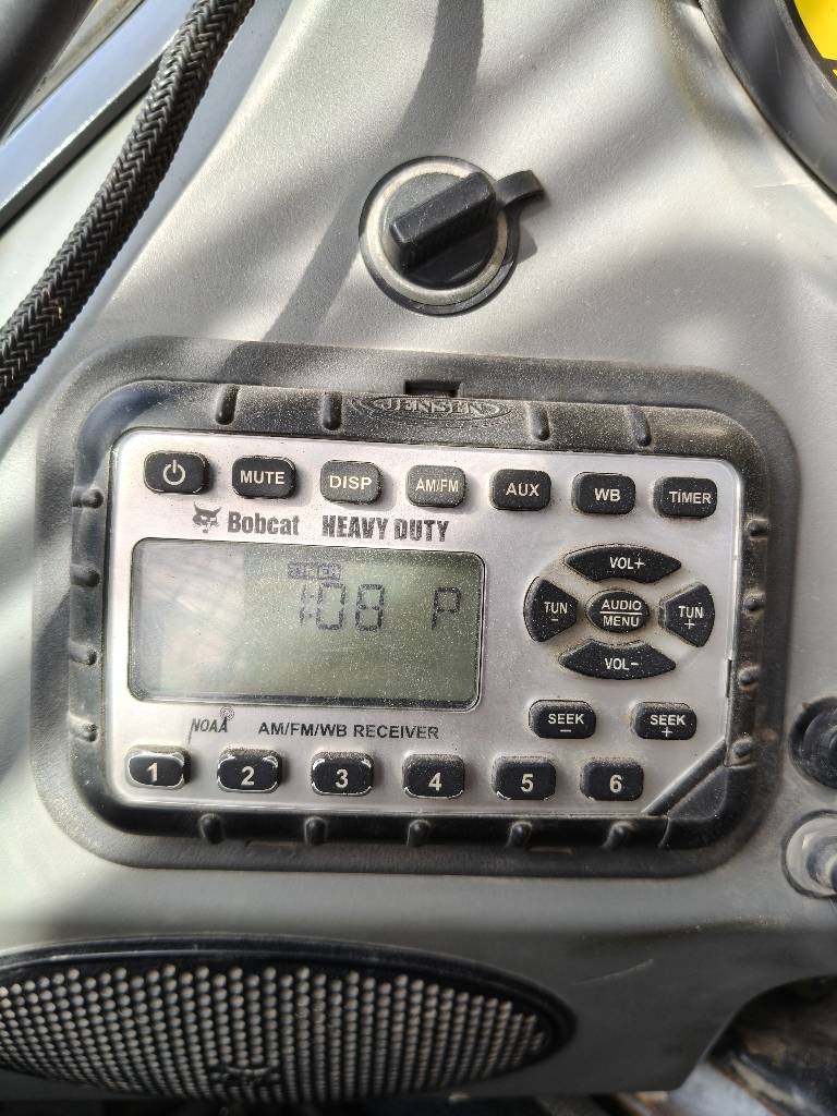 Bobcat S570 Liukuohjattu kuormaaja - Image 12
