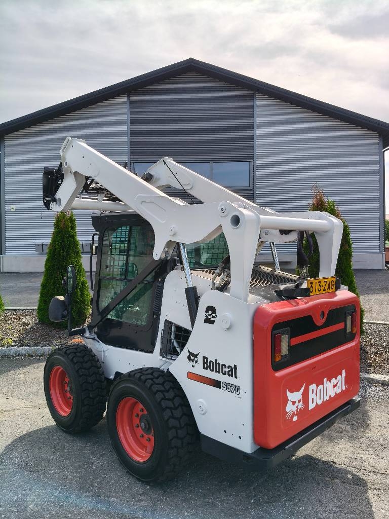 Bobcat S570 Liukuohjattu kuormaaja - Image 6