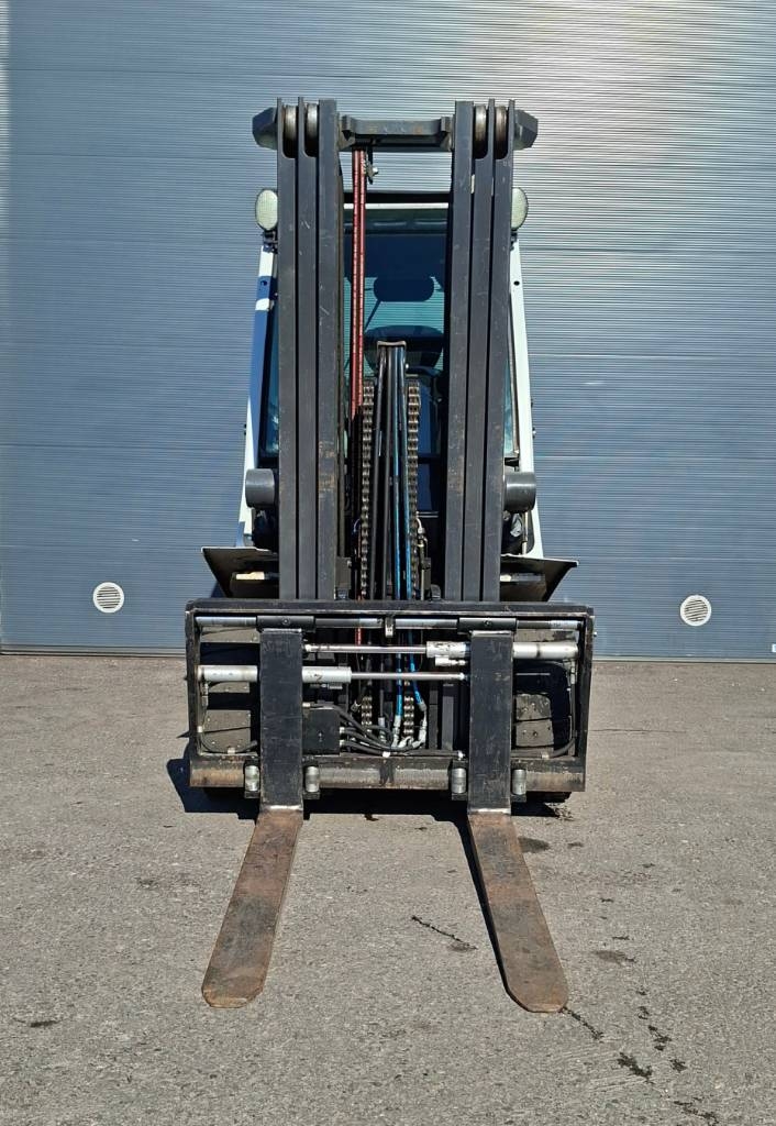 UniCarriers YG1D2A32Q Dieseltrukki - Image 5