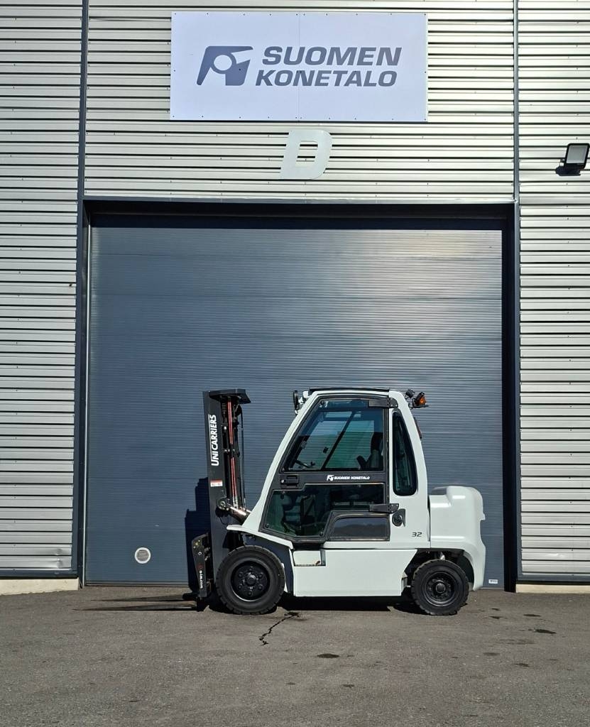 Myydään UniCarriers YG1D2A32Q Dieseltrukki
